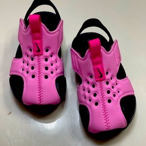 Nike water shoes size 5